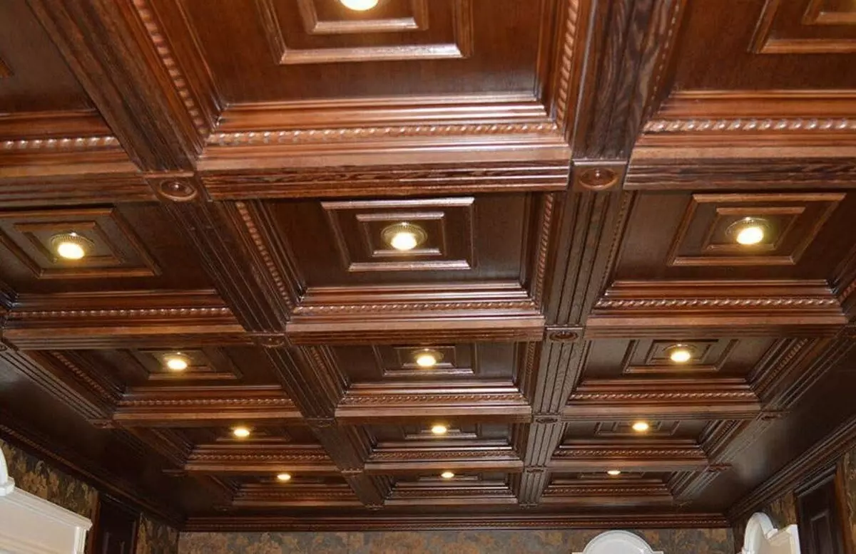 Faretti in soffitto in legno