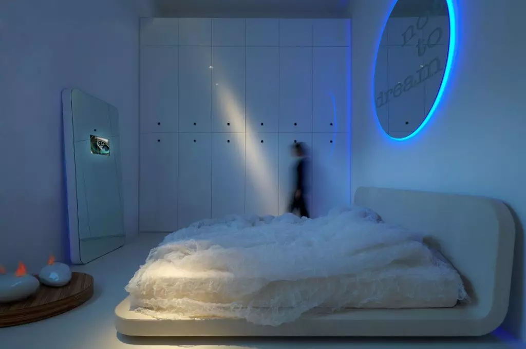 LED pozadinsko osvjetljenje u spavaćoj sobi