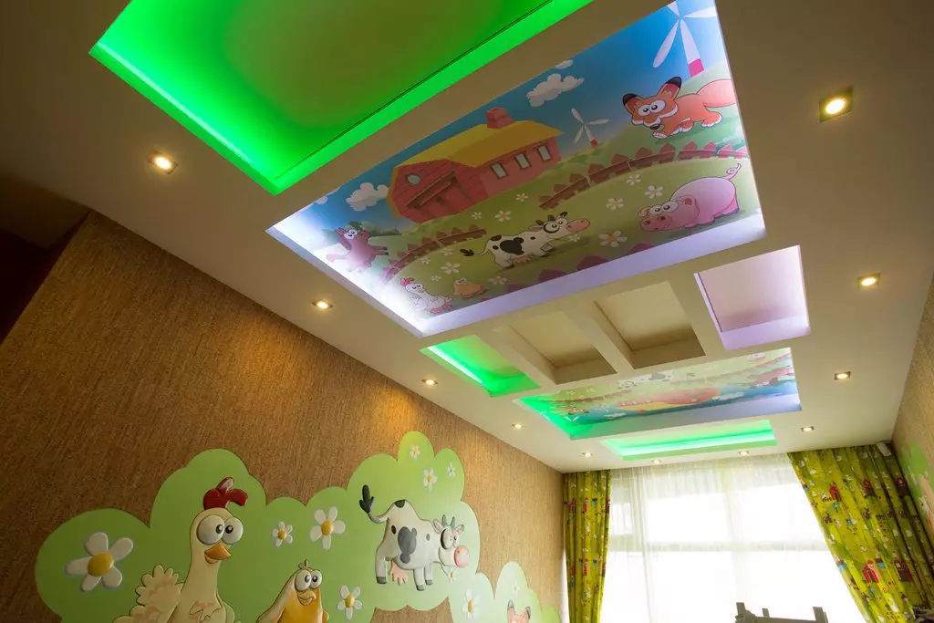 LED осветлување таванот кај деца
