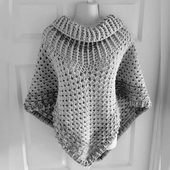 Poncho Crochet: ບົດຮຽນວິດີໂອສໍາລັບຜູ້ໃຫຍ່ທີ່ມີກໍາມະກອນ Knitting