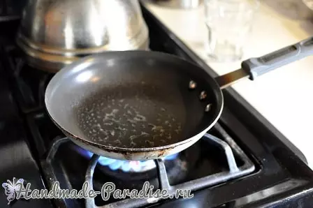 Omelet'i yeni bir şekilde kızartın, yağsız