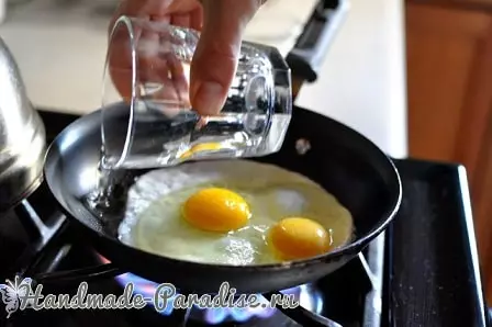 How to fry omelet in a new way, without oil