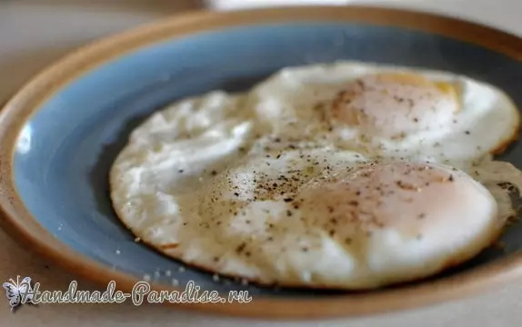 Hogyan forgassa az omlettet egy új módon, olaj nélkül