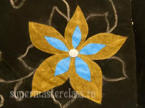Painting on tissue with acrylic paints: master class with stencils