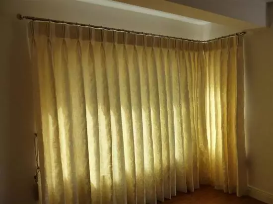 Hvilke gardiner at vælge på store vinduer