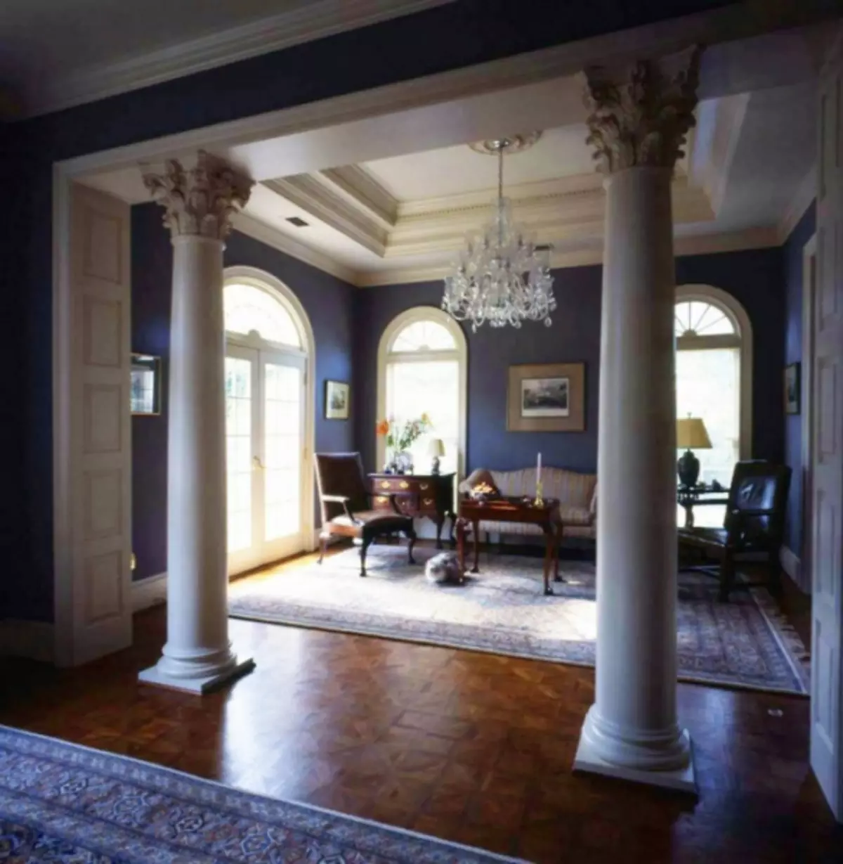 Stĺpce v interiéri: starožitný a moderný štýl (39 fotografií)