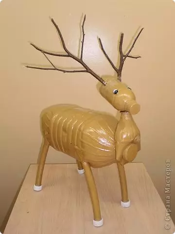 Deer kufanya mwenyewe kutoka plywood: Mipango ya bidhaa katika mashine amigurumi