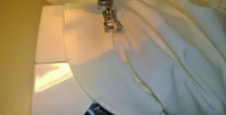 Kako šivati ​​haljinu za jesen jednim rukavom: uzorak s opisom šivanja