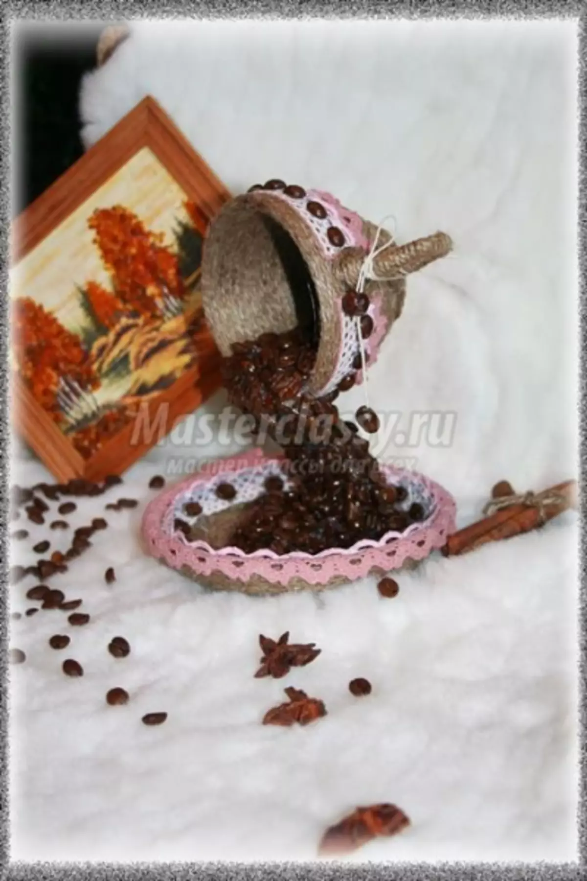 Cốc cà phê từ hạt cà phê tự làm: lớp chính với hình ảnh