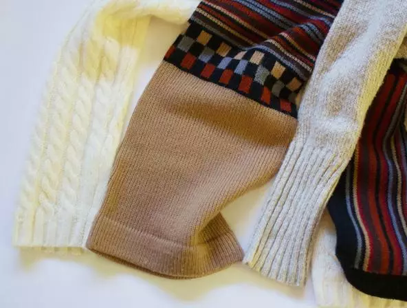 So machen Sie Socken von einem Pullover
