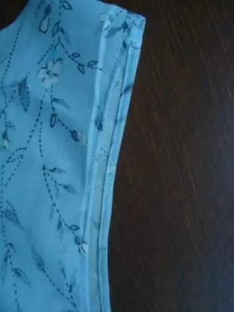 Hoe om 'n somer rok op een skouer met jou eie hande te maak: patroon en meesterklas deur naaldwerk