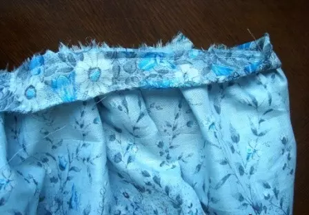 Hoe om 'n somer rok op een skouer met jou eie hande te maak: patroon en meesterklas deur naaldwerk