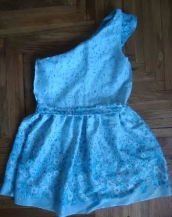Πώς να ράψετε ένα καλοκαιρινό φόρεμα σε έναν ώμο με τα χέρια σας: μοτίβο και κύρια τάξη με ράψιμο