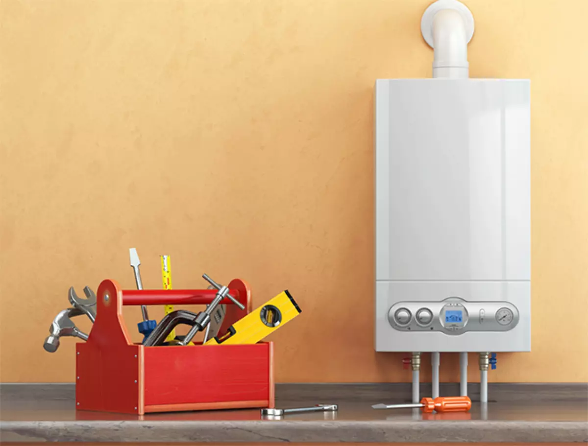 Σύγκριση και επιλογή του λέβητα φυσικού αερίου για θέρμανση στο σπίτι: ένα ή δύο περίγραμμα, υπαίθρια, τοποθετημένη