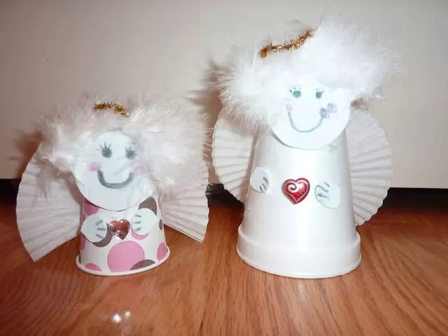 How to make an angel with your own hands with flowers from girlfriend