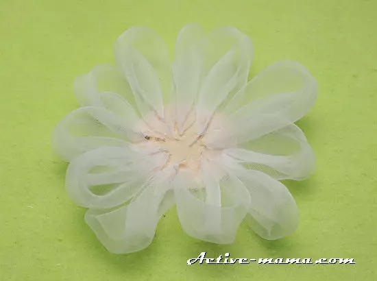 Tẹriba ni Oṣu Kẹsan 1 pẹlu ọwọ tirẹ lati Sationi tẹẹrẹ ni Kanzashi