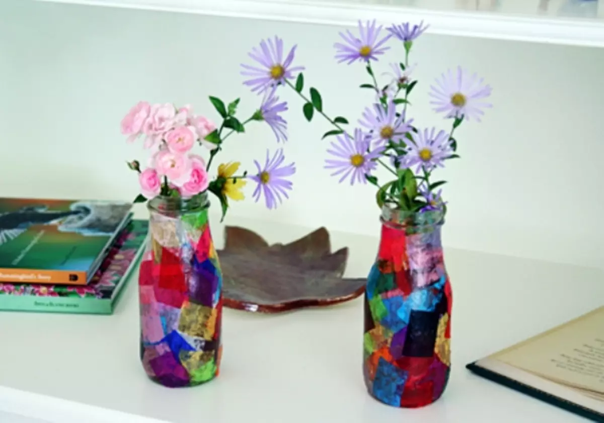 Vase for blomster med egne hender fra avisrør med bilder og videoer