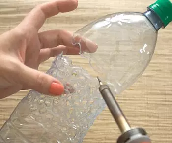 Vase fra en flaske med dine egne hænder: Master klasse med billeder og video