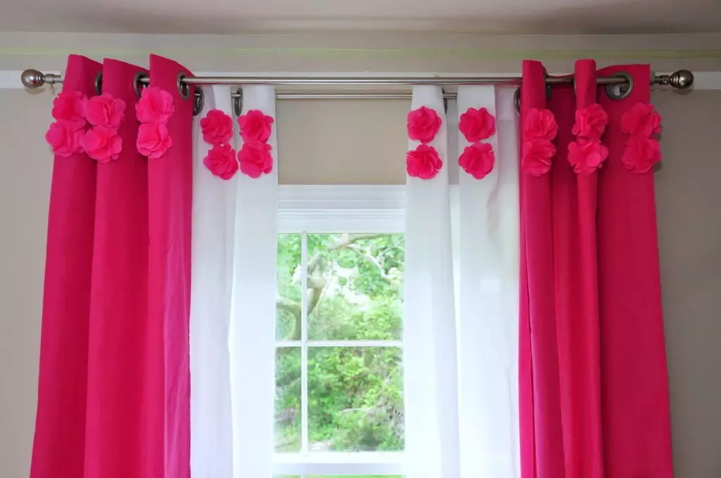 托儿所独立剪裁窗帘：面料和房间设计的选择