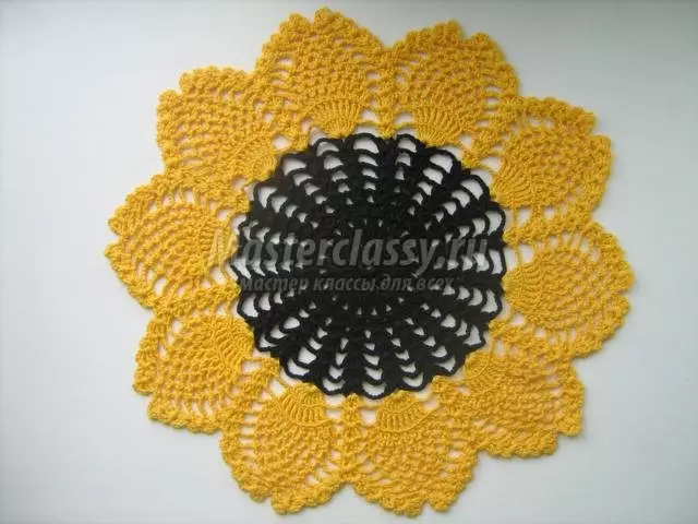 Sunflower ntswg crochet: Scheme thiab piav qhia nrog kev yees duab