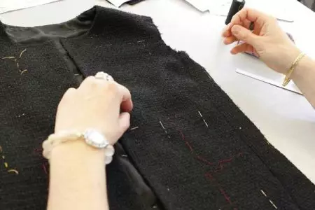 Kako šivati ​​žensku jaknu Coco Chanel: glavni razred na šivanje
