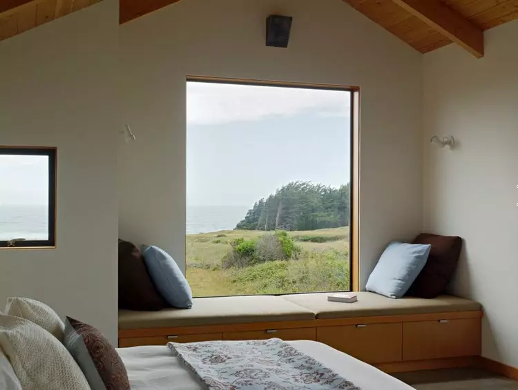 Panoramatické okná v interiéri: priestor v dome a možnosti rámovania a používania v dizajne bytu (47 fotografií)
