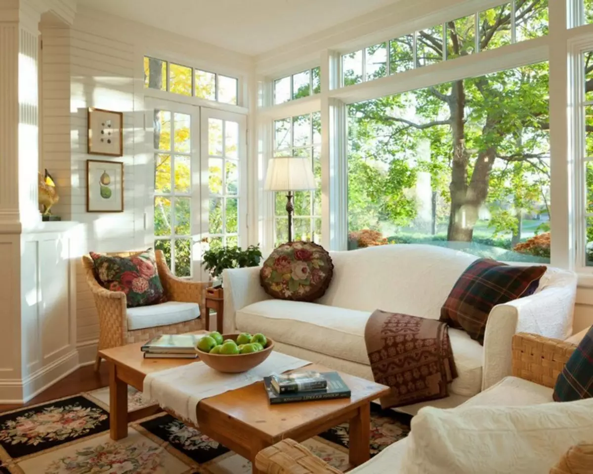 İç mekanda panoramik pencereler: Evdeki alan ve dairenin tasarımında çerçeveleme ve kullanım seçeneklerinde (47 fotoğraf)