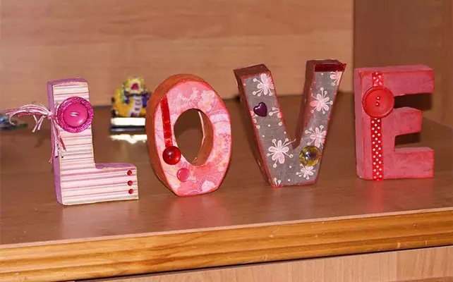 Kartonska slova to čine sami za djecu za rođendan