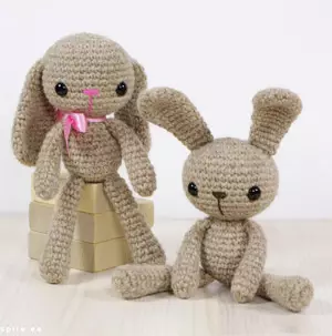 Crochet ಬೇರ್: ಮಾಸ್ಟರ್ ವರ್ಗ ಮತ್ತು ವೀಡಿಯೊ ಒಂದು ವಿವರಣೆ ಜೊತೆ ಯೋಜನೆ