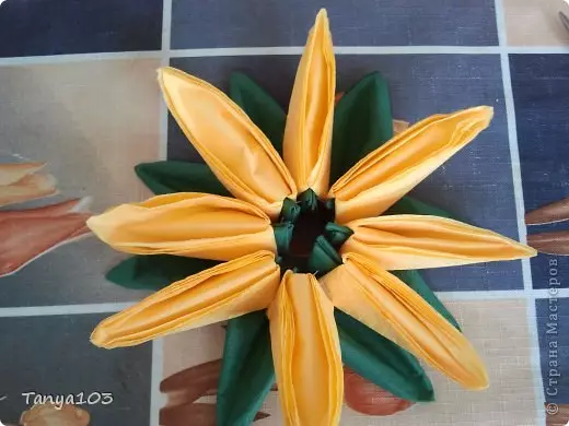 Ananas dai tovaglioli fai da te: uno schema con foto e video step-by-step