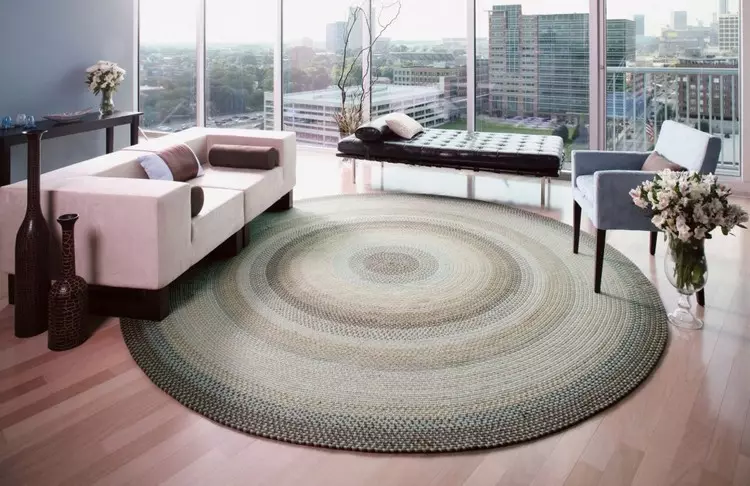 Owalne i okrągłe dywany we wnętrzu (30 zdjęć)