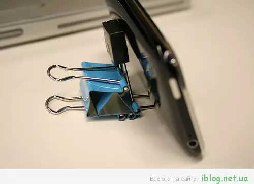 Realizar un teléfono intelixente coas mans dos clips e do papel