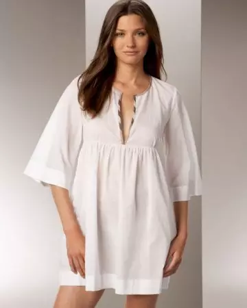 Nightdress das mulheres: padrão de camisola e trabalho em costura