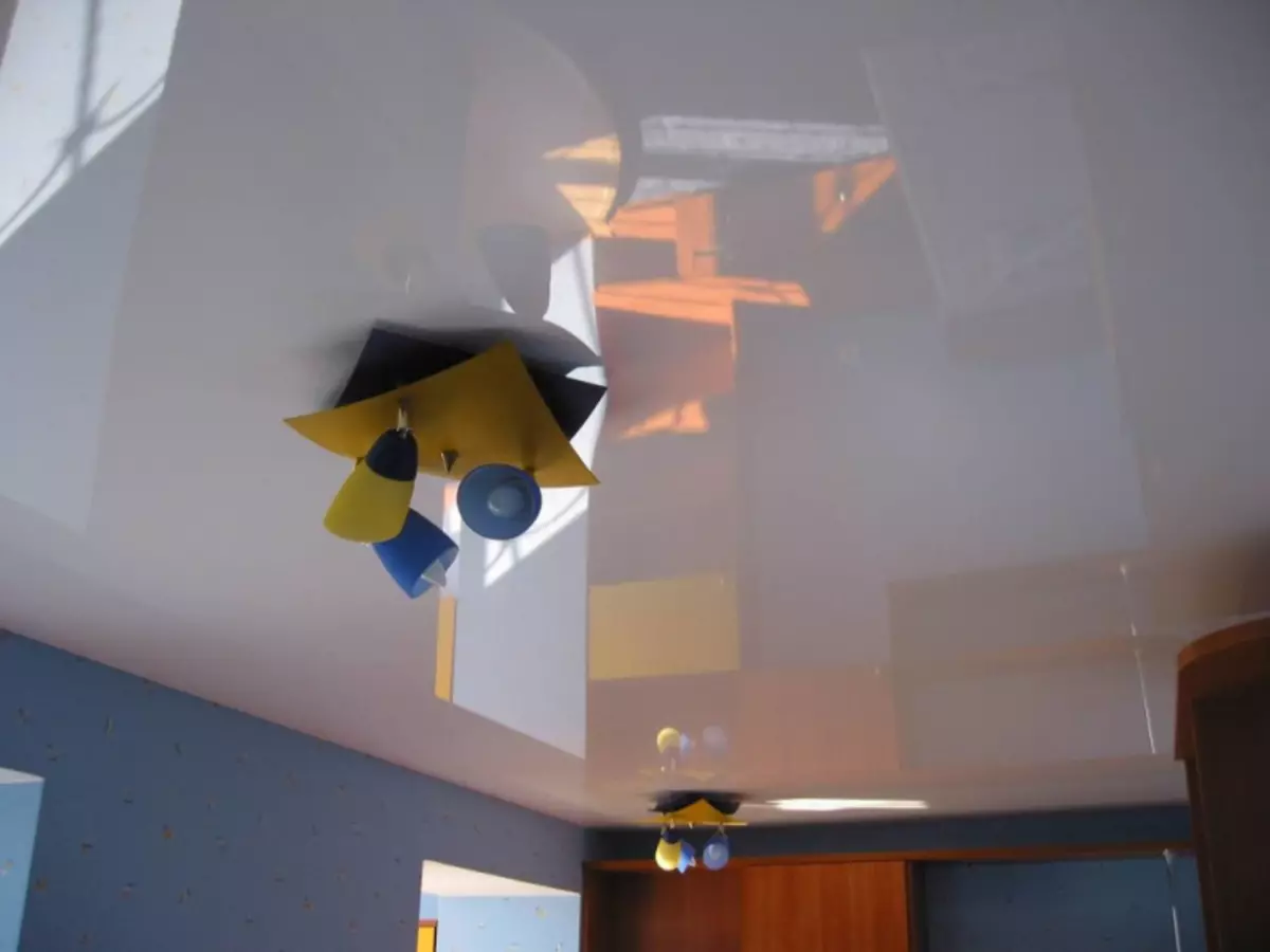 如何製作光澤天花板：幾種方法