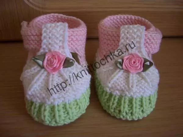 Knitting booties kwa watoto wachanga. Jinsi ya kuunganisha booties?