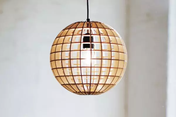 Chandelier kubva plywood ita iyo pachako: Mufananidzo wezvirevo zviri nyore