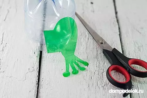 Béka műanyag palackok csinálod magad: Mester osztály videóval