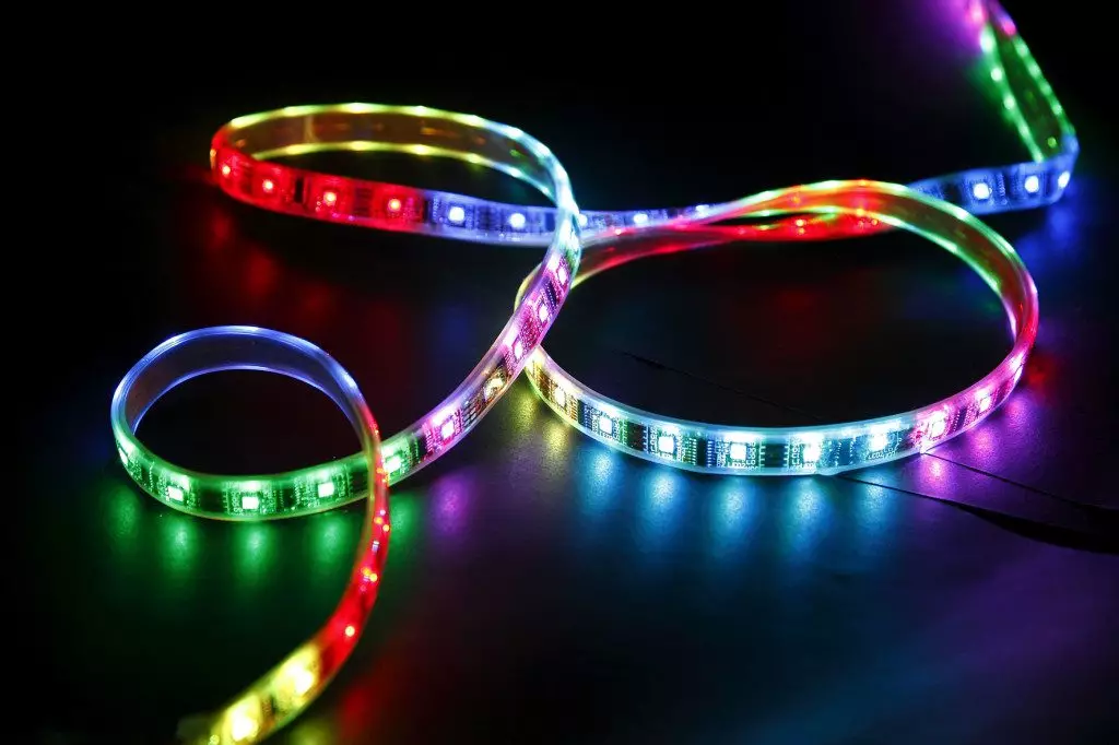 Multicolored LED borði.