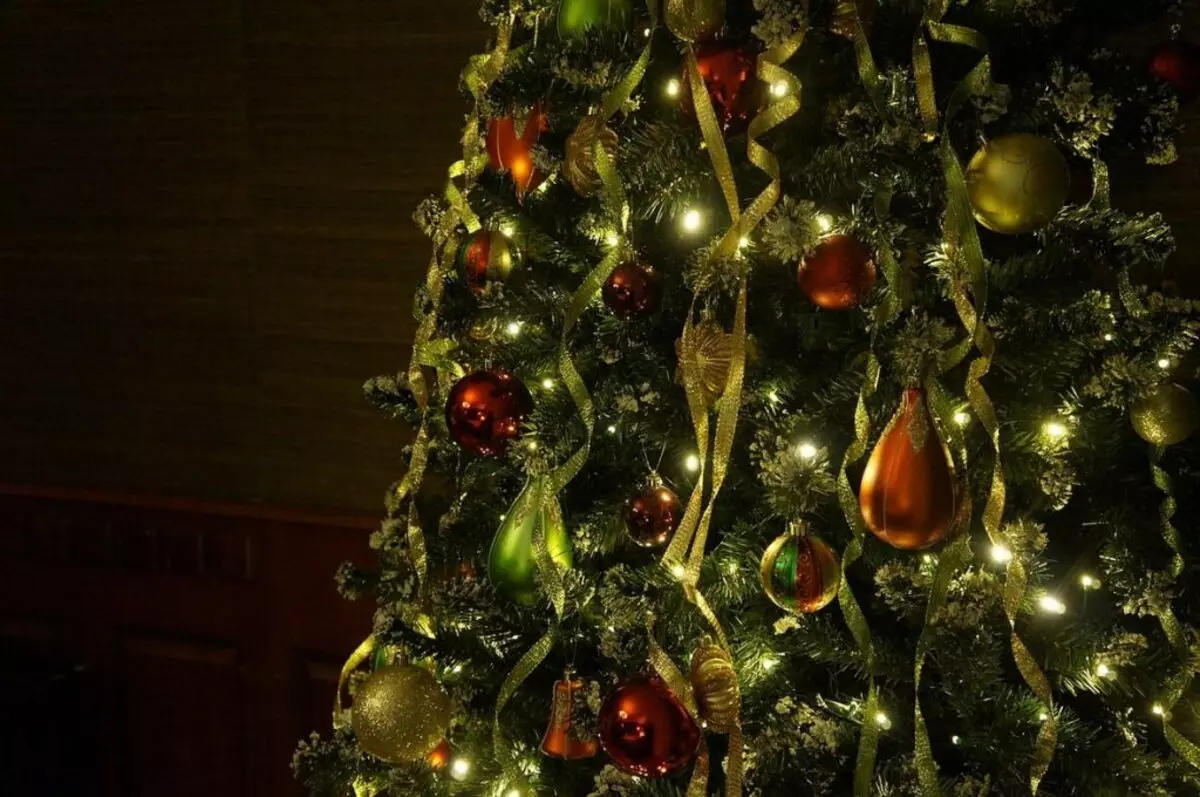 Serpentinski ukras za božićne stablo