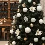 Hvordan dekorere juletreet til nyttår 2019: Ideer og kreative