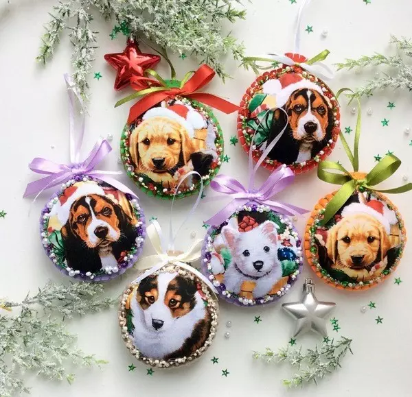 Anjing mainan pohon Natal melakukannya sendiri