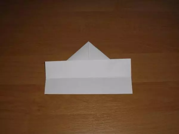چگونه می توان یک کشتی کاغذی را انجام داد
