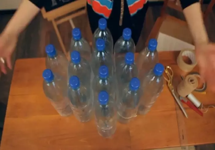 Puff botol plastik: kelas master dengan foto dan video