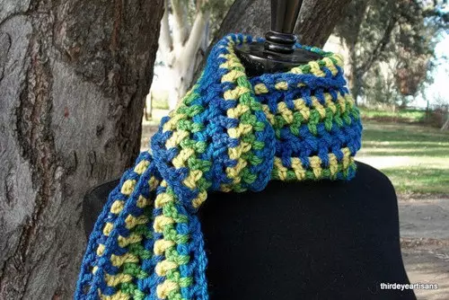 Mga ideya para sa niniting scarves.