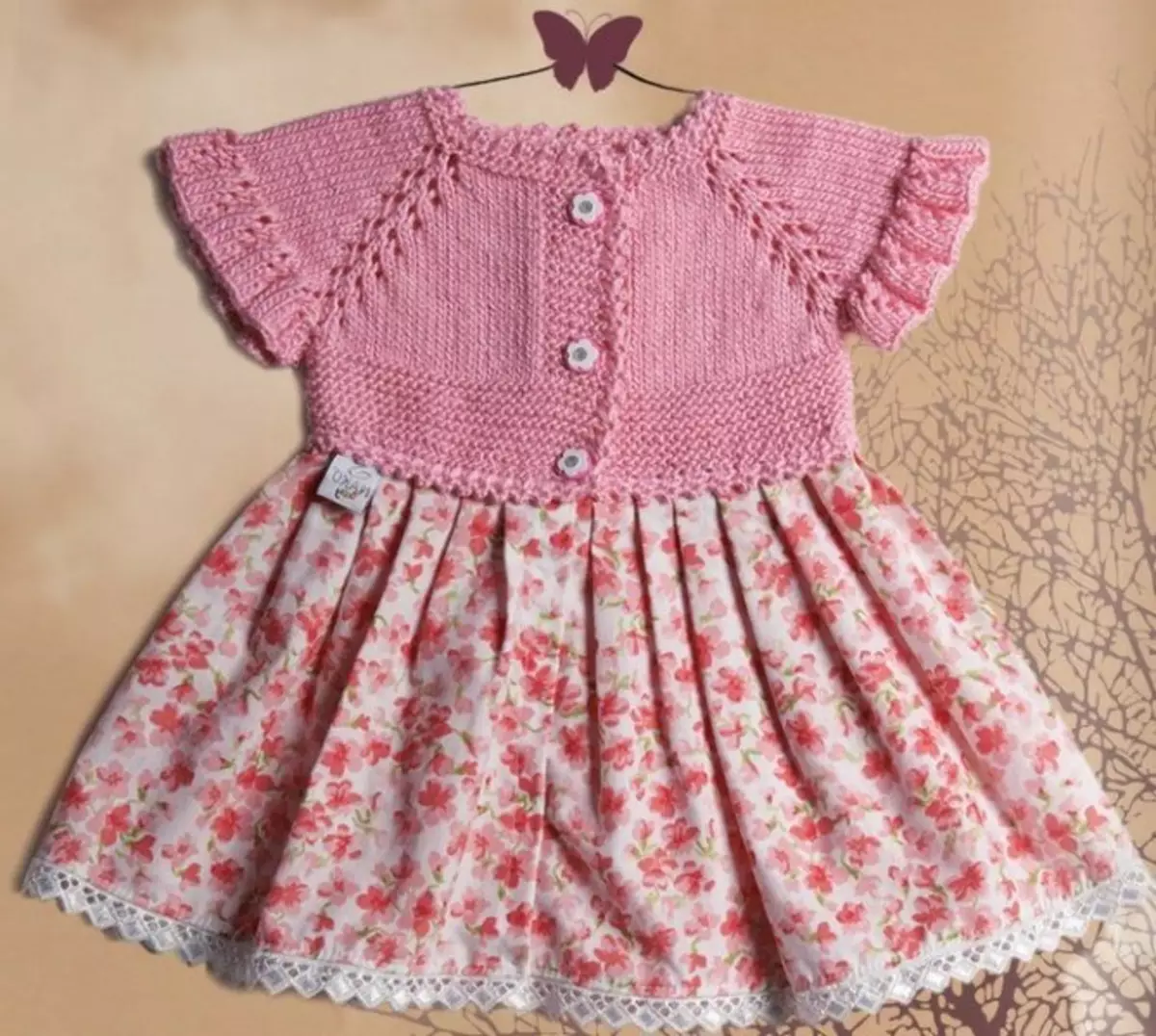 Gebreide jurk voor meisjes met breien met diagrammen en beschrijvingen: ik oefen breien voor babes
