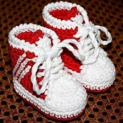 Boundes Crochet pikeun pamula: Skemes sareng pedaran, kumaha knit booties sareng pidéo sareng poto