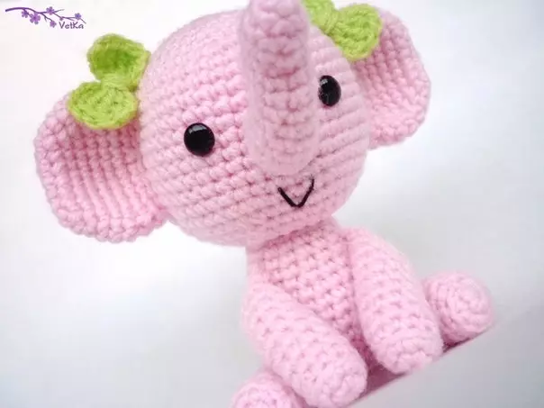Mainan Crochet rajutan karo skema lan deskripsi, kelas master kanggo rajutan kanggo pamula
