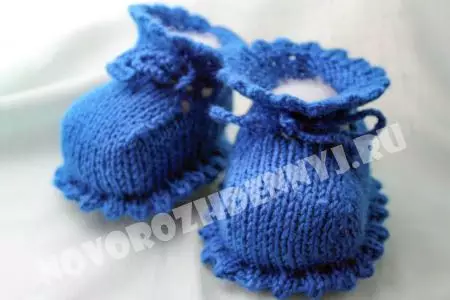 説明と写真と新生児のための編み物：女の子と男の子のためのマスター編み物