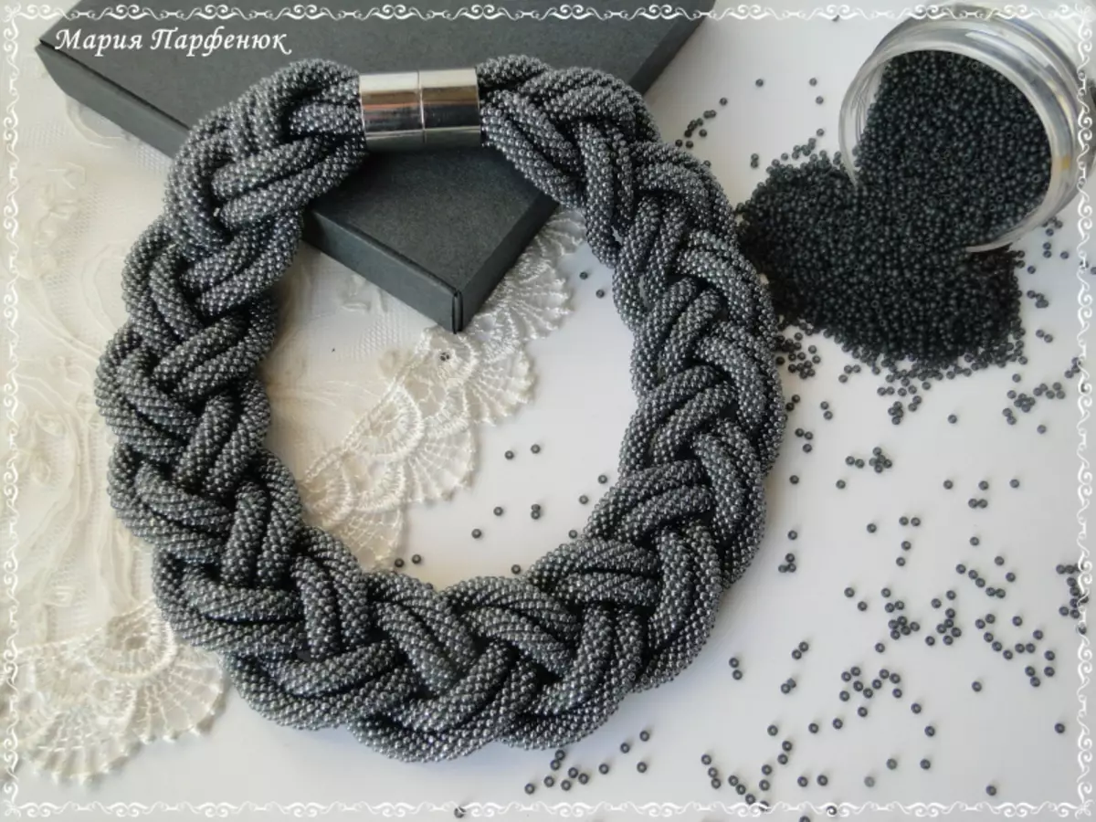 珠子項鍊和珠子：為初學者編織方案