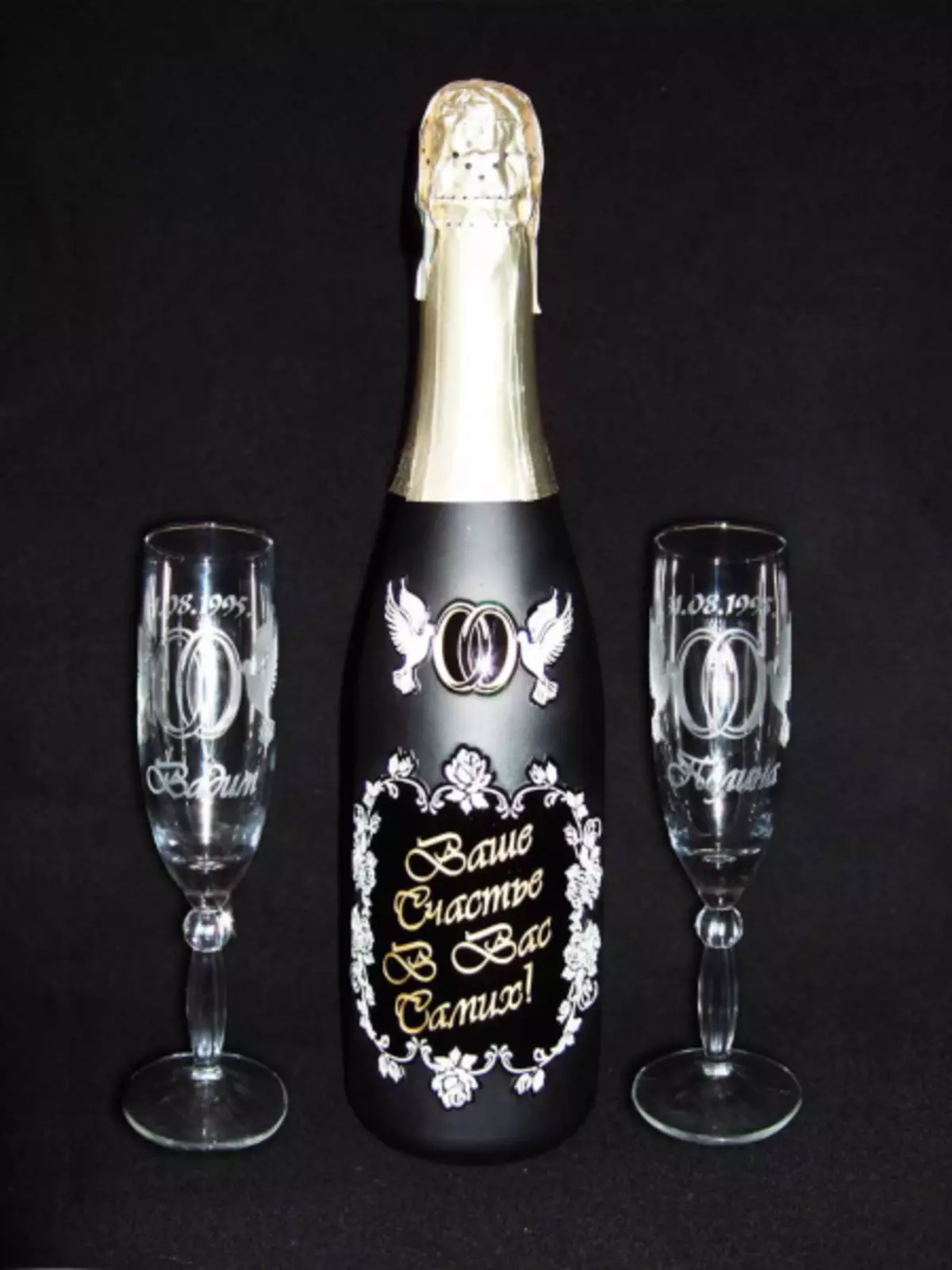 Bruiloft champagne met haar handen met foto's en video